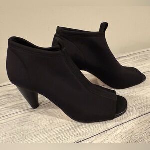 Donald J. Pliner Black stretch Peep-Toe Heeled Boots/size 6.5